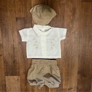 3 piece set. Baby clothes up to 3 months